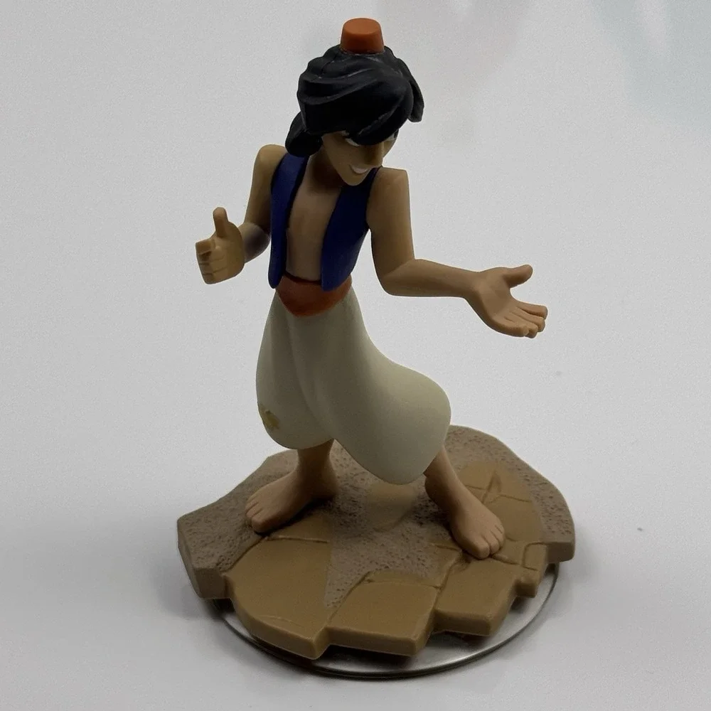 Disney Infinity Mixed Lot Marvel Frozen Pirates Incredibles  Video Games & Dock